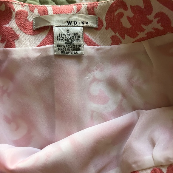 Chic feminine skirt suit - Picture 10 of 11